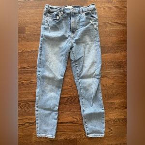 Abercrombie & Fitch High Rise Super Skinny Ankle Jean